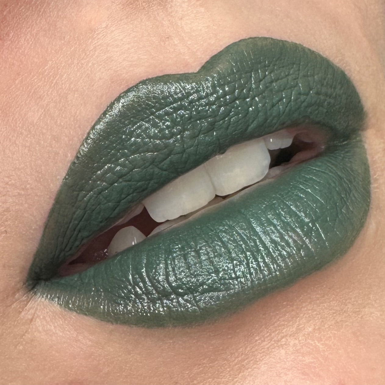 Segunda Plaga lipstick