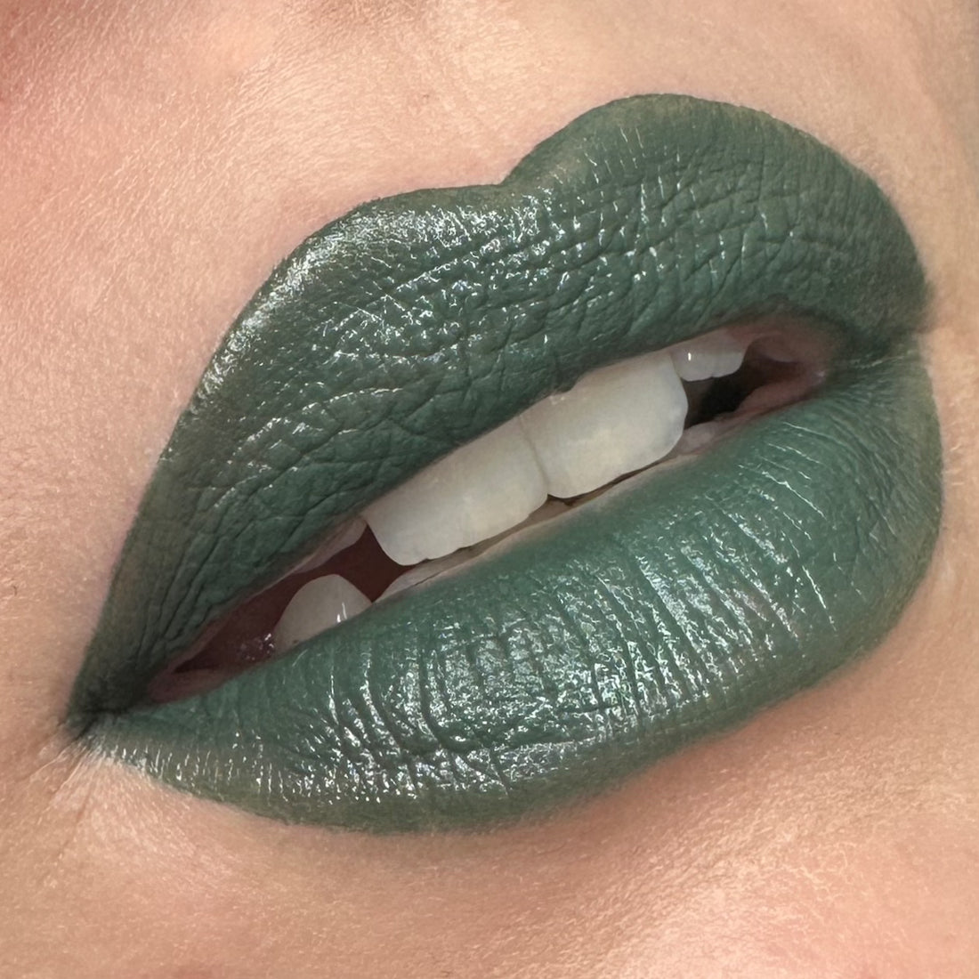 Segunda Plaga lipstick